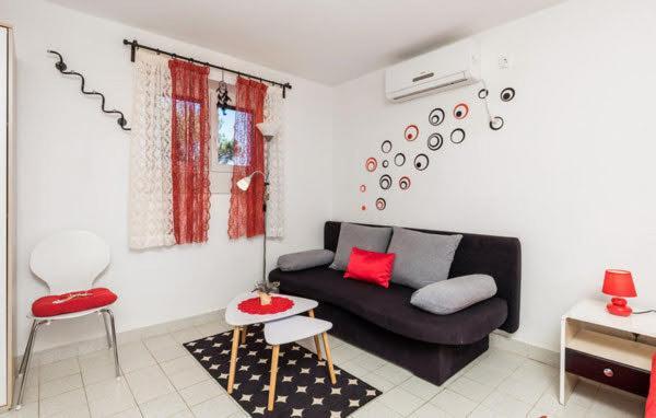 Apartment Rojal مالي لوشينغْ المظهر الخارجي الصورة