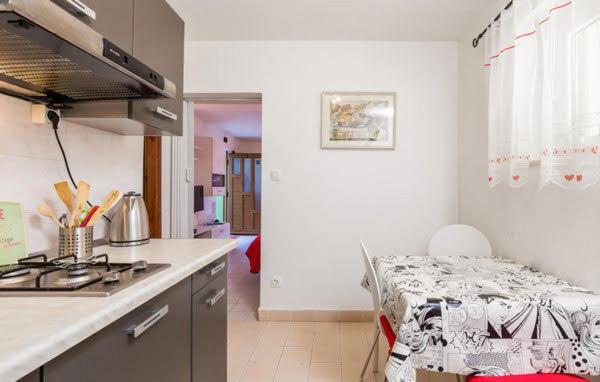Apartment Rojal مالي لوشينغْ المظهر الخارجي الصورة