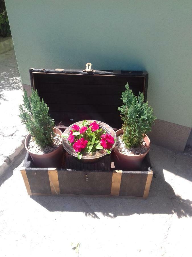 Apartment Rojal مالي لوشينغْ المظهر الخارجي الصورة